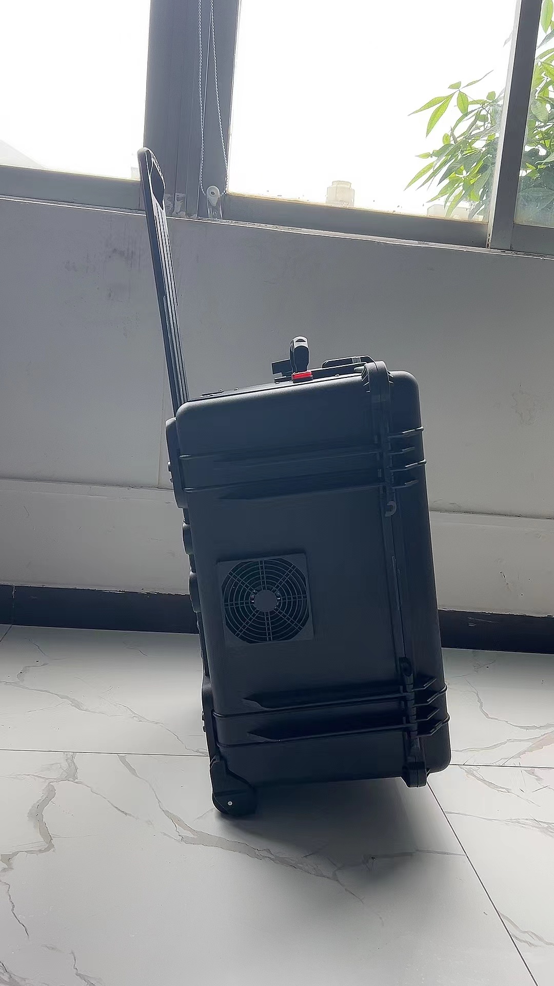 彭阳手拉箱型移动通信干扰器